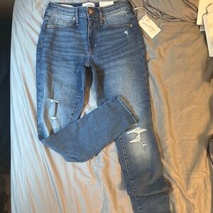 Universal Thread Blue Skinny Jeans with Classic Indigo Finish